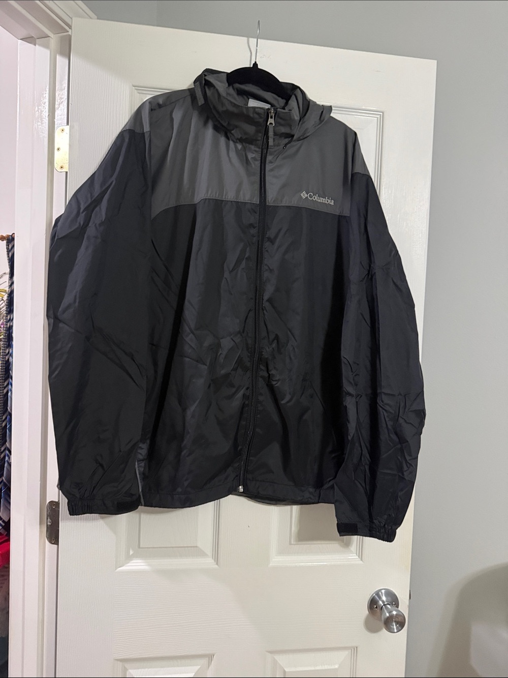 Columbia Men's Black and Charcoal Hooded Windbreaker Jacket